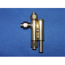 No 5 vertical injector. 3.3 pint per minute.